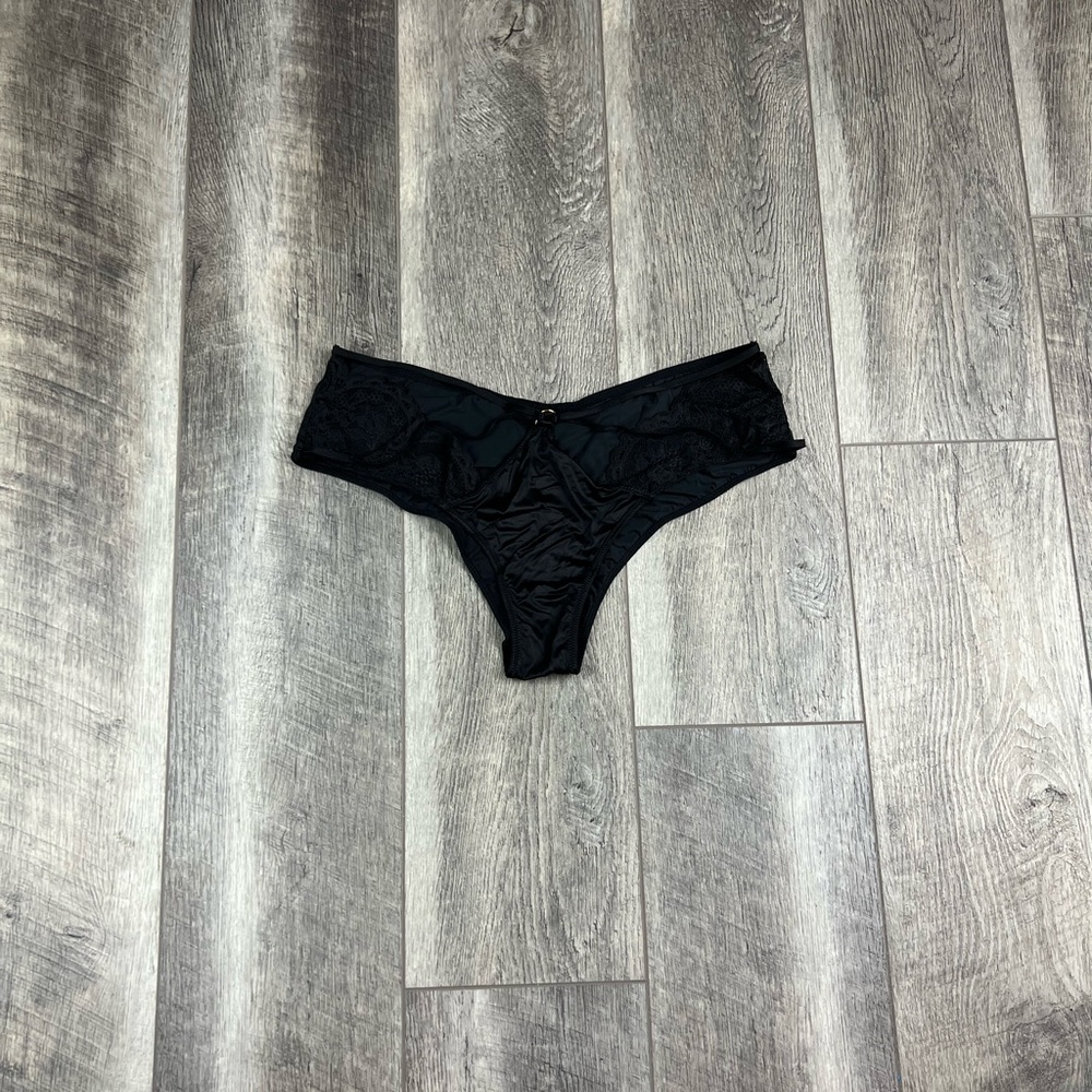 VS Black‎ Cutout Cheeky Underwear